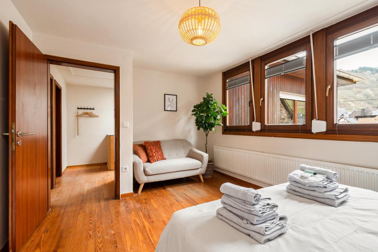 Haus Blaue Traube Mit Moselblick Apartment Ediger-Eller Exterior photo